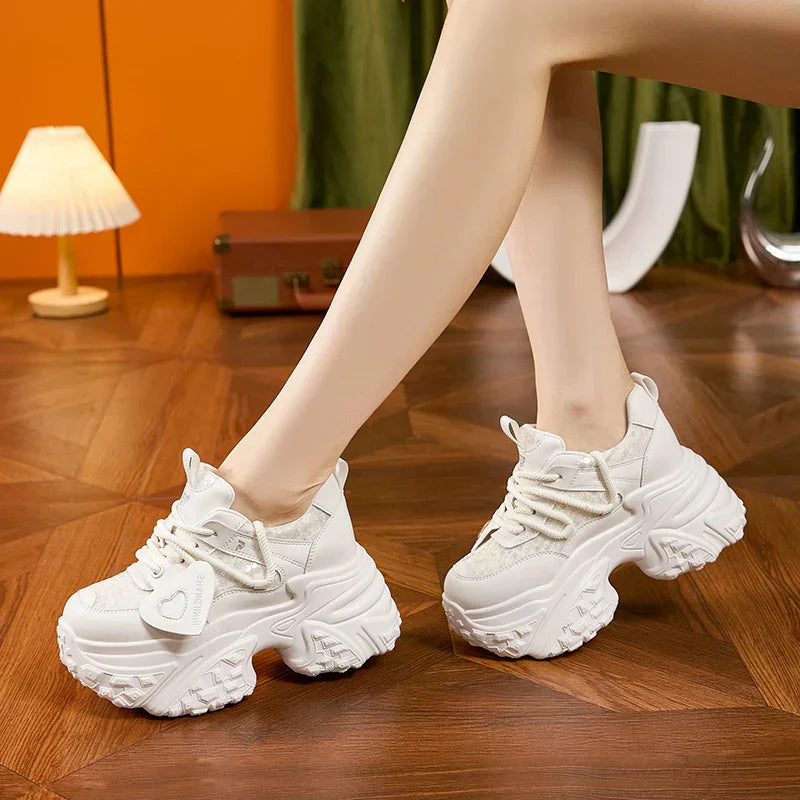 Kalp Atışı Flörtlü Sneakerlar